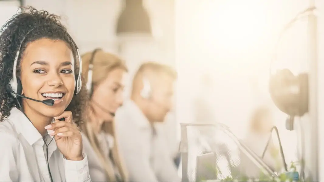 Callcenter of contactcenter: wat is het verschil?